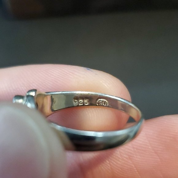 Size 5.75 925 Sterling Silver Marcasite's And Small Black Inlay Ring - Picture 4 of 7